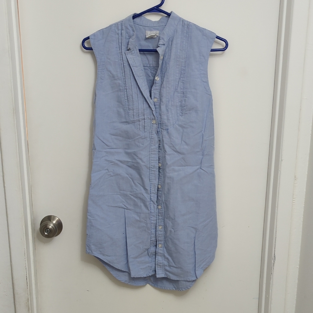 Light Blue Sleeveless Button-Down Shirt